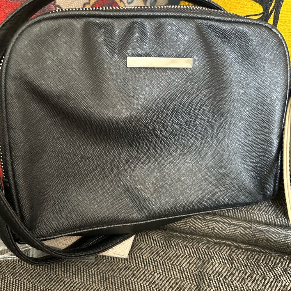 Set of 2 Small Crossbody Bags - Picture 3 of 14
